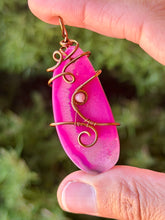 Load image into Gallery viewer, Pink agate slice with rhodonite gem accent wire wrapped pendant necklace