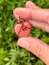 Load image into Gallery viewer, pink magnesite simple heart wire wrapped pendant