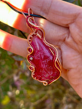 Load image into Gallery viewer, ARTISAN (Marina Rabinskaya) Red (dyed) Dragon Vein Agate with raspberry jade + phosphosiderite gem accents wire wrapped pendant necklace