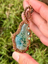 Load image into Gallery viewer, Artisan cab (marina rabinskaya) green dragon vein (mushie etched) agate with green aventurine + tree agate gem accents wire wrapped pendant necklace