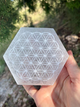 Load image into Gallery viewer, Order for Valerie Selenite Flower of Life Cleansing Plate