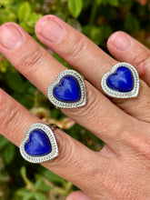 Load image into Gallery viewer, Adjustable Sizing 5.5 - 10 heart shaped mood rings
