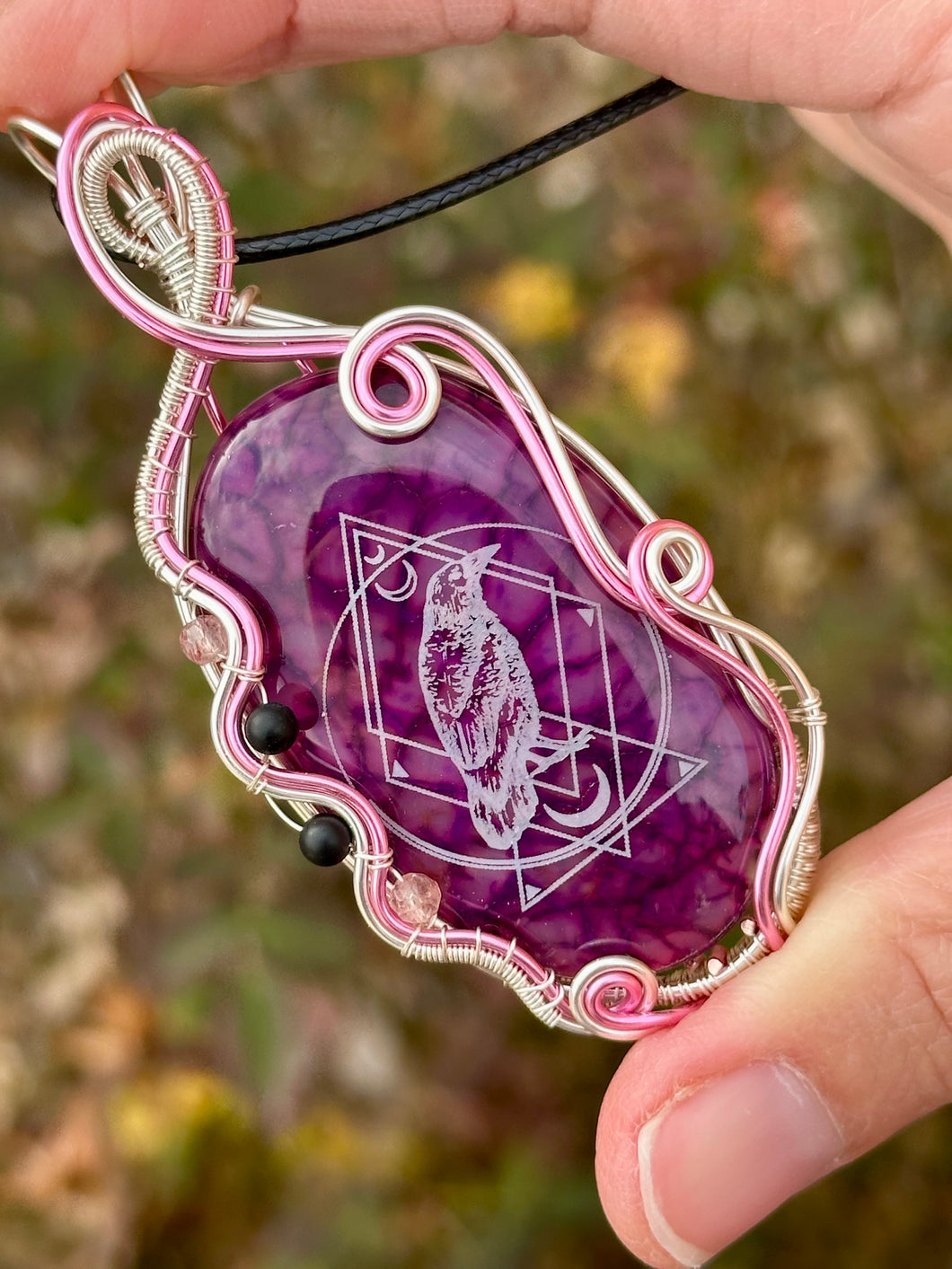 DUO TONED WIRE + DESIGNER STONE (etched by Marina Rabinskaya) Dragon Vein Agate with strawberry quartz + onyx inclusions Wire wrapped pendant