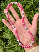 Load image into Gallery viewer, pink agate beaded 18” stretchy necklace
