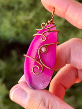 Load image into Gallery viewer, Pink agate slice with rhodonite gem accent wire wrapped pendant necklace
