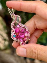 Load image into Gallery viewer, Artisan cab (johari gems) Pink spiny oyster with rhodonite + turquoise gem accents wire wrapped pendant necklace

