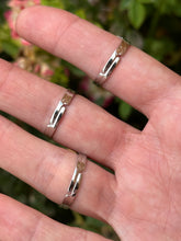 Load image into Gallery viewer, Adjustable Sizing 5.5 - 10 heart shaped mood rings
