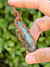 Load image into Gallery viewer, Artisan cab (positive rocks) Indian agate with blue kyanite gem accent wire wrapped pendant necklace
