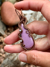 Load image into Gallery viewer, Artisan cab (johari gems) Phosphosiderite with Angelite + obsidian pendent necklace
